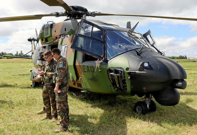 Hélicoptère de manœuvre et d'assaut, le NH-90 Caïman est un appareil polyvalent, du transport de troupe à l'évacuation médicale.  ©  Clément Machecourt 
