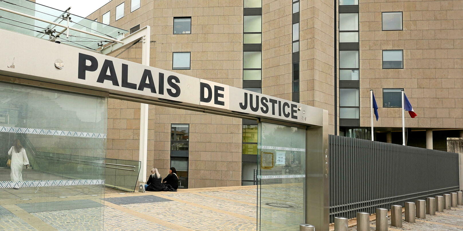 Procès des viols de Mazan : l’état de Dominique Pelicot « ne s’améliore pas », la tenue du procès compromise