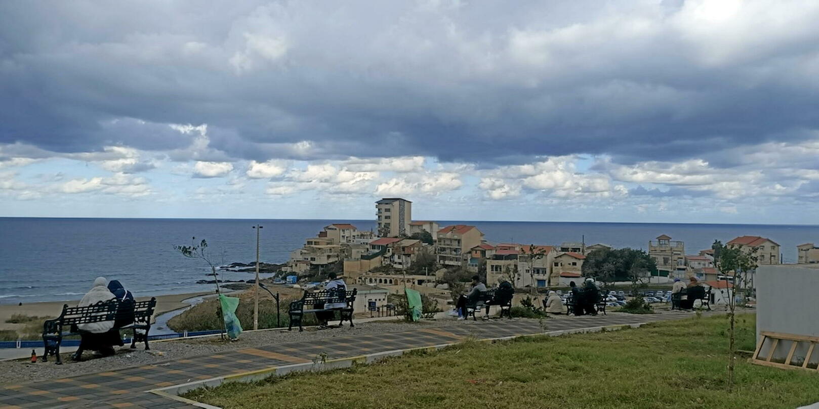 Retour à Boumerdès, en Algérie, où vivait Boualem Sansal