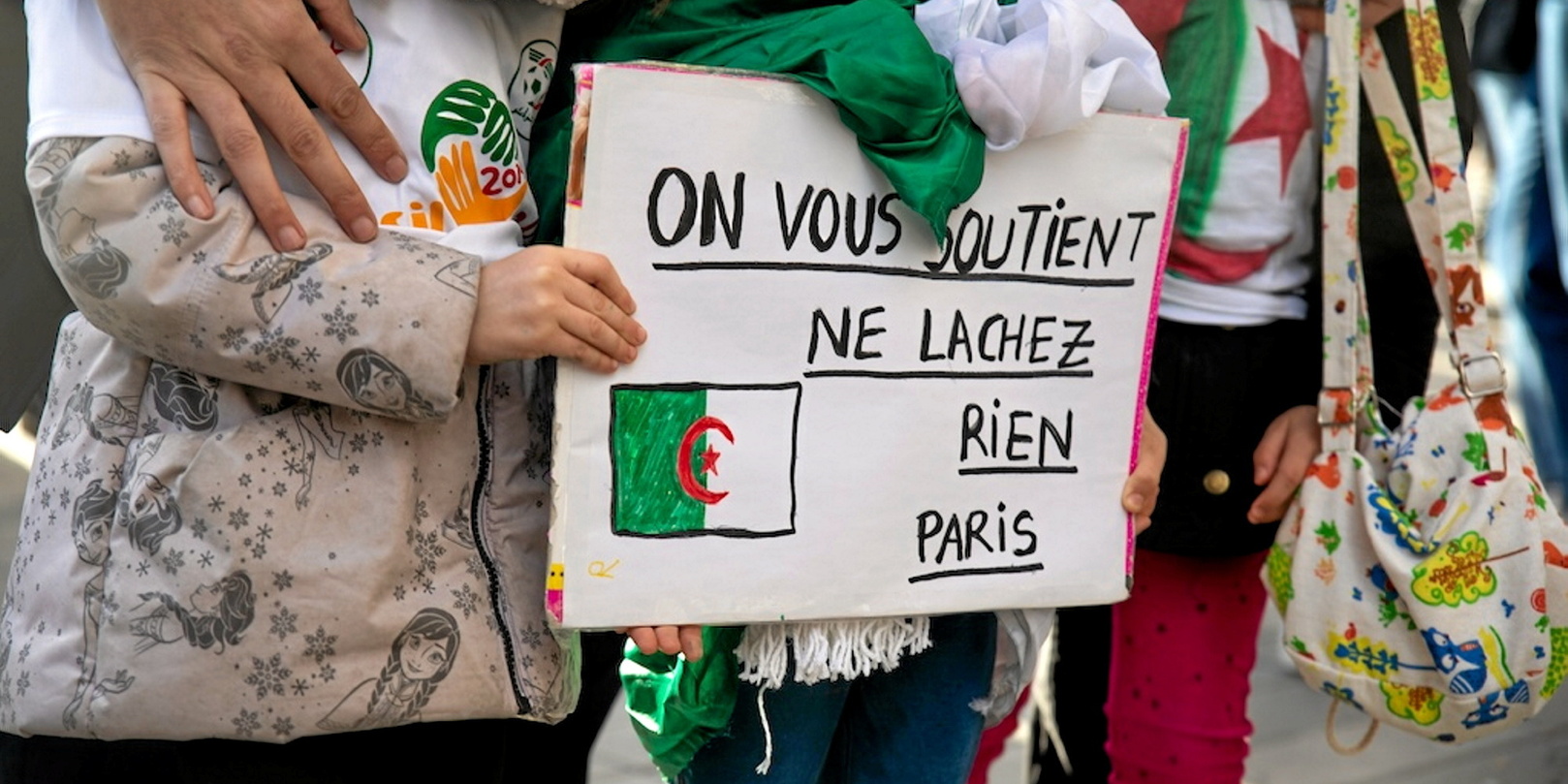 Alger flique sa diaspora