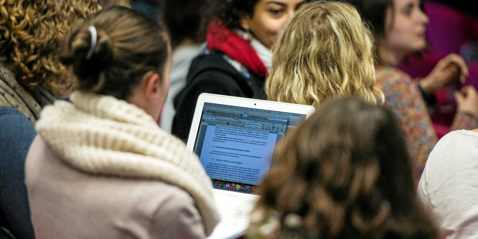 Moins de 1 étudiant sur 2 diplômé après 4 ans : l’alerte de la Cour des comptes sur l’échec à l’université