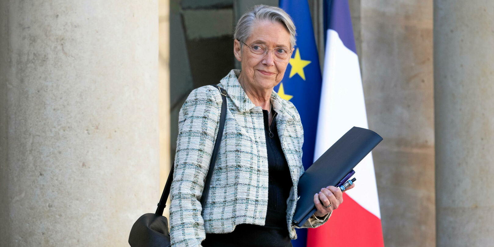 Polémique autour de « La Belle et la Bête » : Élisabeth Borne juge « outranciers » les propos de Jul