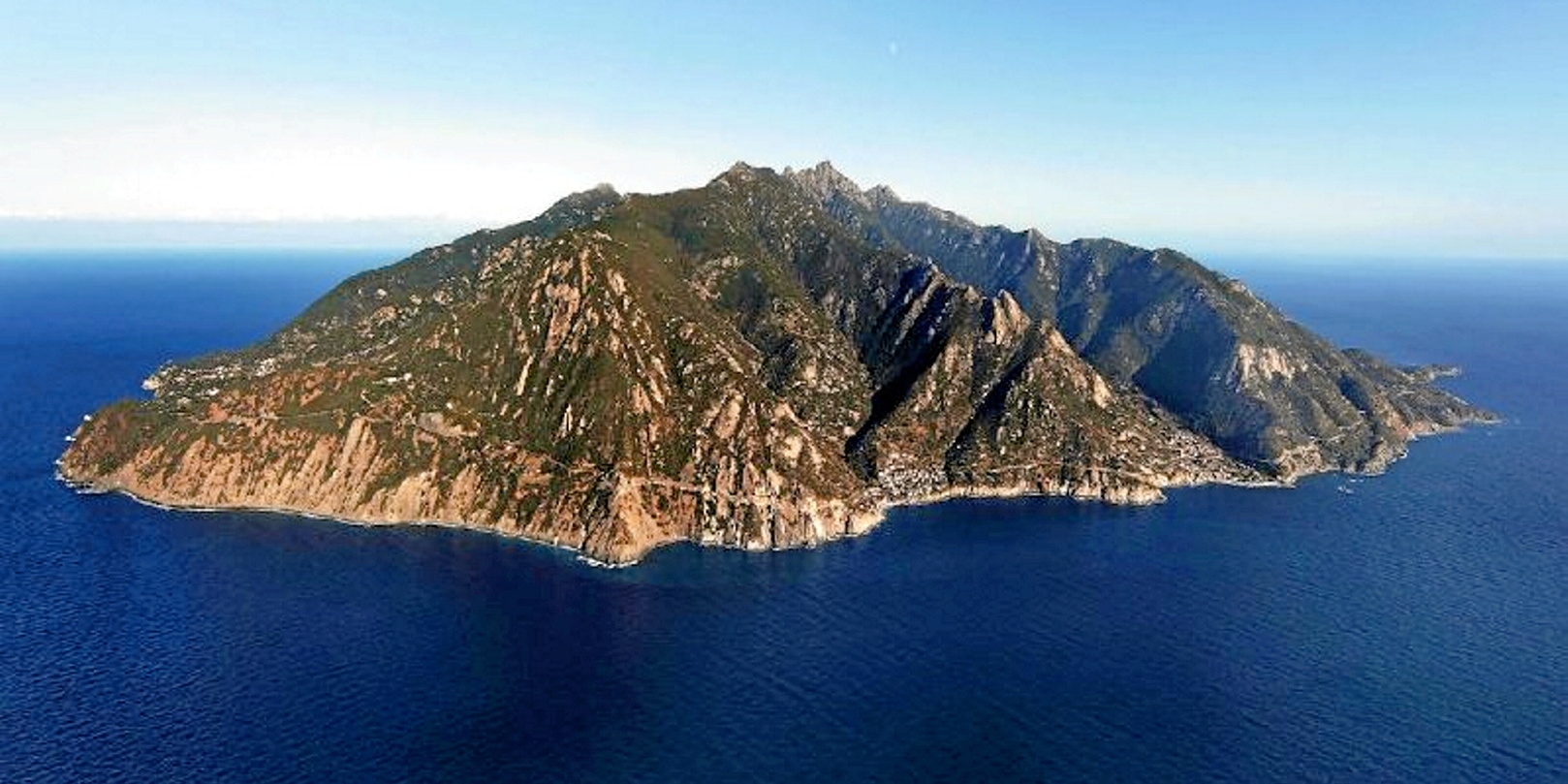 Les secrets bien gardés de Montecristo, « l’île-trésor » de la Méditerranée