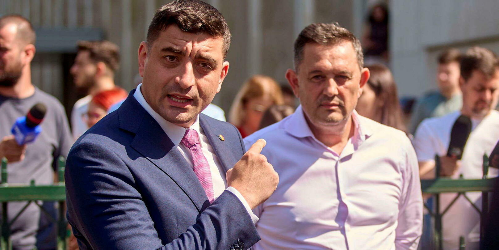 Présidentielle en Roumanie : ce que les lieutenants du candidat Simion défendent à Bruxelles