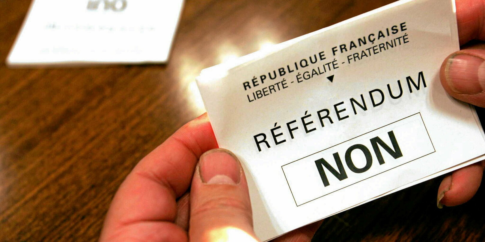 « On a péché par orgueil » : 20 ans après, les politiques racontent le « non » au référendum de 2005