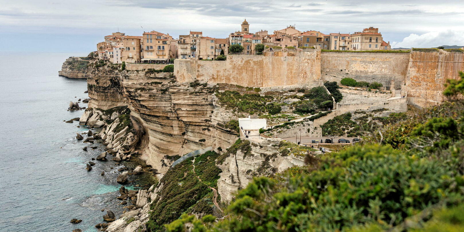 Bonifacio interdit la construction de nouvelles résidences secondaires, une première en Corse