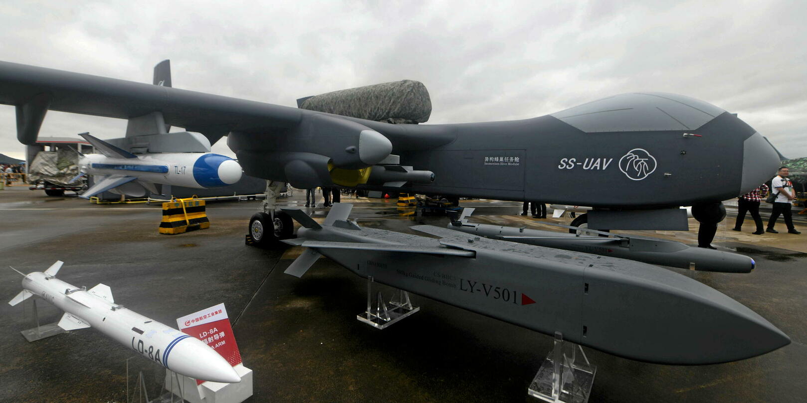 La Chine dévoile un drone géant capable de larguer plus de 100 drones en vol