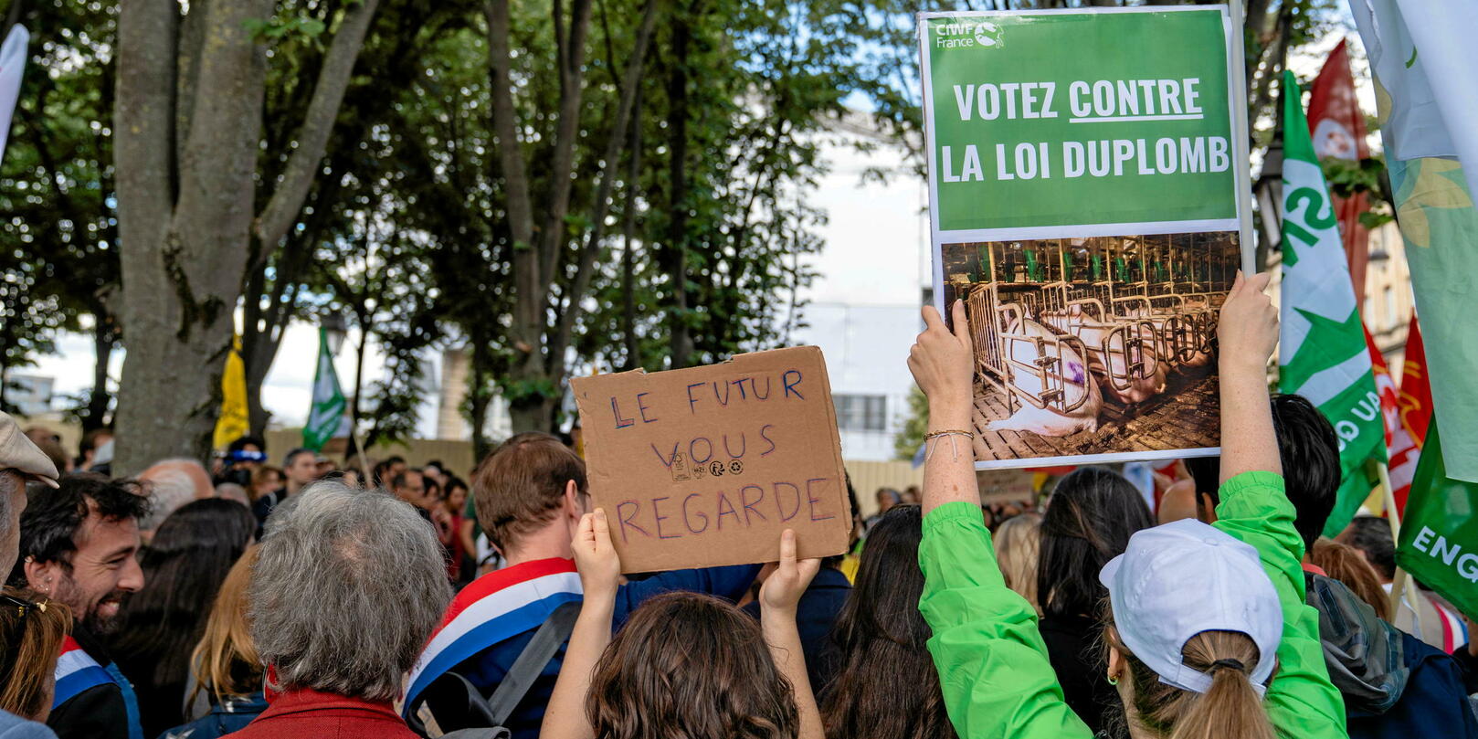 Ce que nous dit le million et demi de signatures contre la loi Duplomb