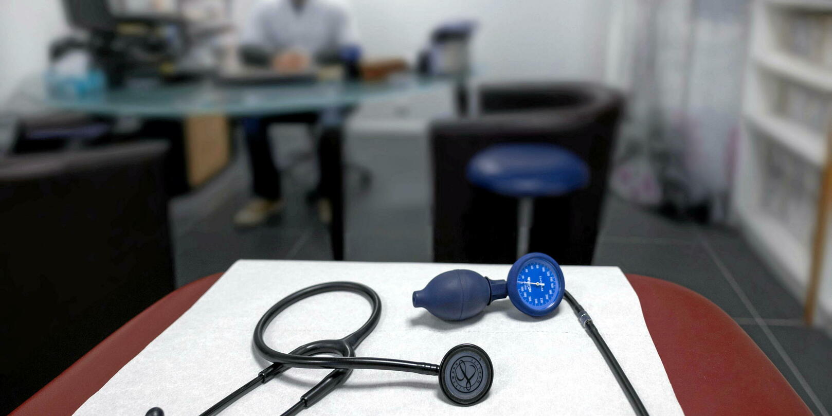 Certificats Médicaux pour Clubs Sportifs : Les Médecins Dénoncent une Pratique Inutile et Appel à une Réforme