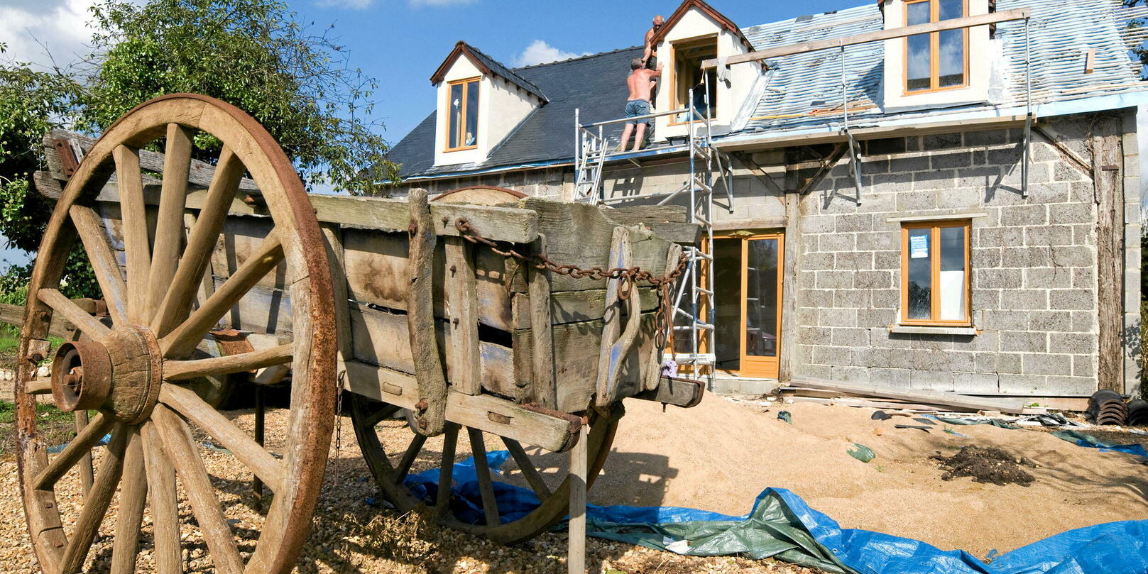 À la campagne, les néoruraux veulent faire taire les cloches et les coqs