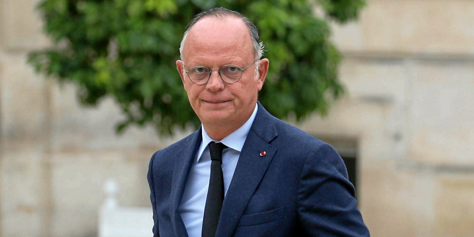 LA CHRONIQUE DE MICHEL RICHARD. Il surplombait tous ses concurrents de la droite face au RN. Ce n’est plus tout à fait vrai. La faute à quelques péchés, passés et présents.