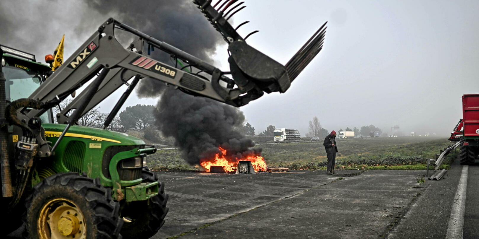 Dermatose nodulaire : la grande récupération populiste de la crise agricole par Mélenchon, Le Pen, Tondelier…